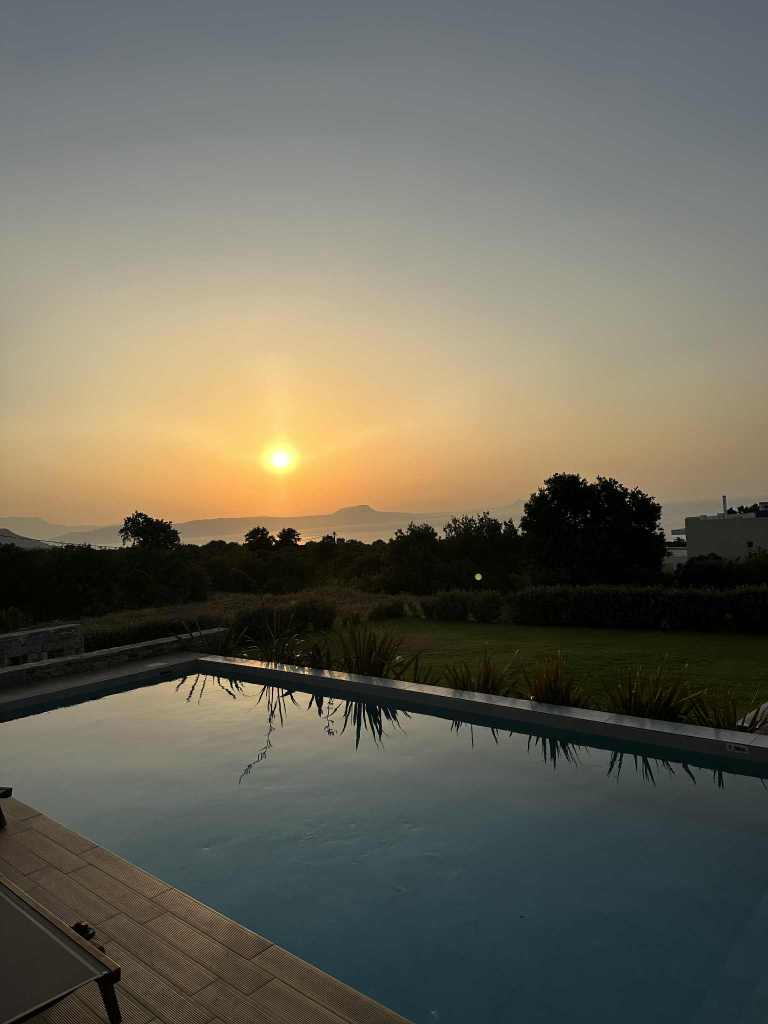 Κρήτη: Η λειψυδρία «χτυπά» την πόρτα – Πολυτέλεια ή ανάγκη οι πισίνες;