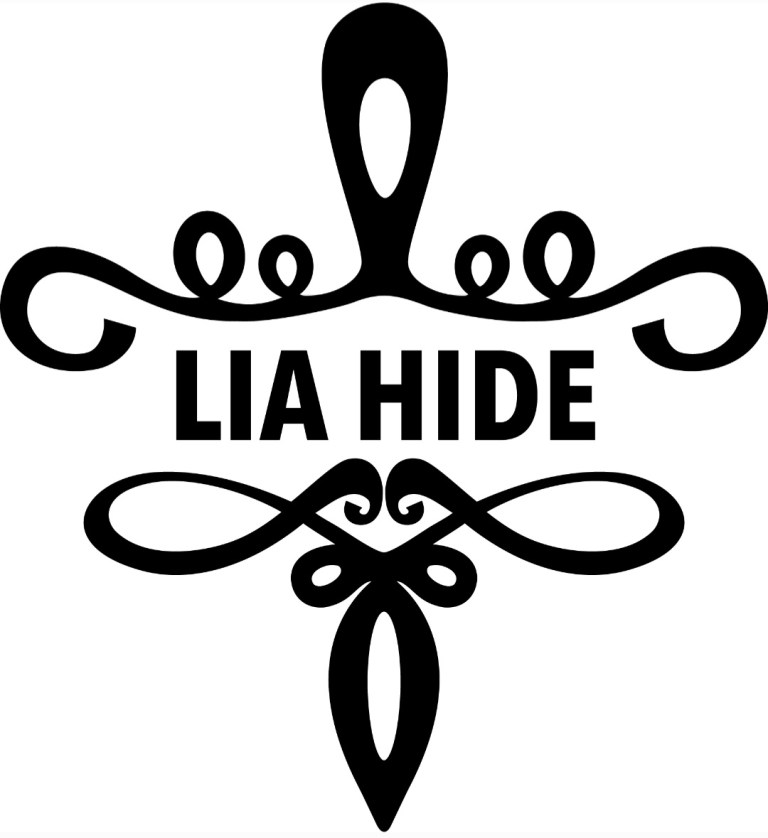 Η Lia Hide με τον πρώτο της ελληνόφωνο δίσκο στα GRAMMYs® 2025.