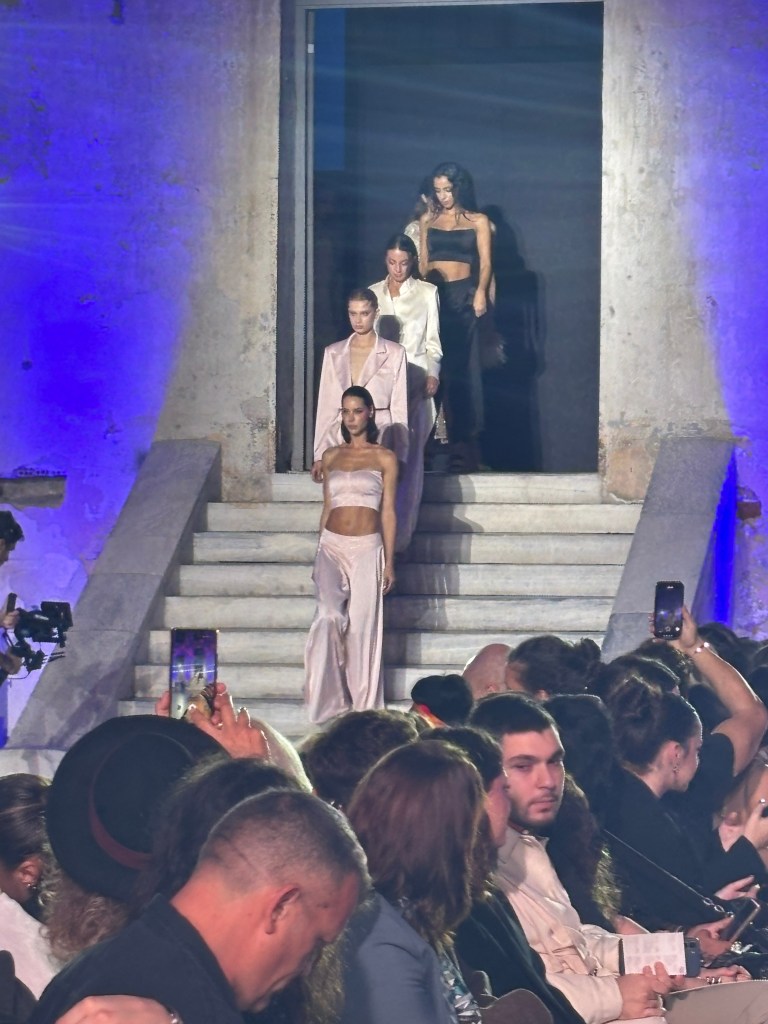 Το EMVP News στο Athens Fashion Week – Μια βραδιά γεμάτη λάμψη, δημιουργία και ανθρώπους που αγαπάμε.