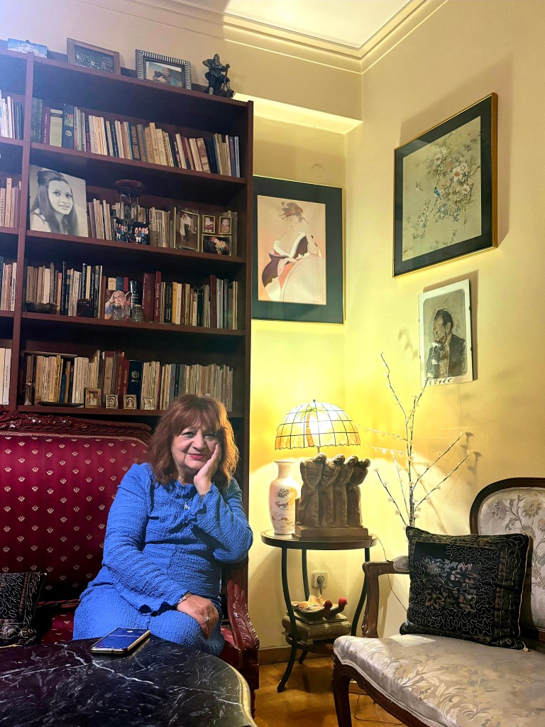 Μια σπουδαία συνάντηση με τη Μαίρη Ραζή – Μια γυναίκα αφιερωμένη στην τέχνη και τον άνθρωπο…