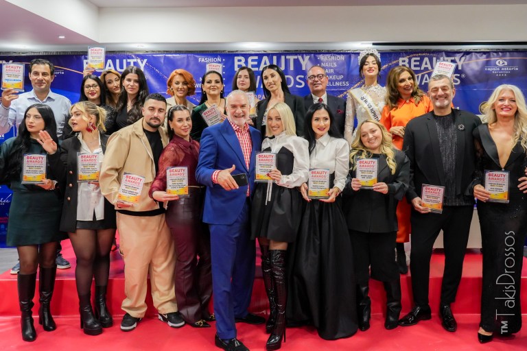 Η Κρήτη Γιόρτασε την Ομορφιά – Εντυπωσιακά BEAUTY AWARDS με Χορηγό Επικοινωνίας το EMVP News.