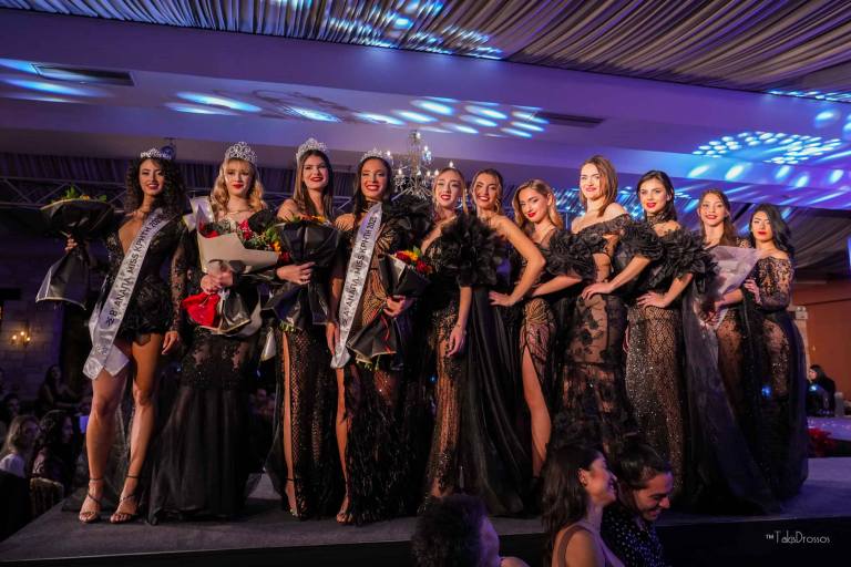 Miss Κρήτη 2025: Η Μαριλένα Ντυσπιράκη στέφθηκε βασίλισσα της κρητικής ομορφιάς.