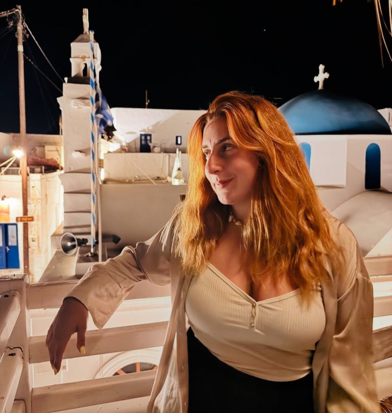 Λίνα Πετριανού: Η φωνή που σε ταξιδεύει και ζωντανεύει ιστορίες